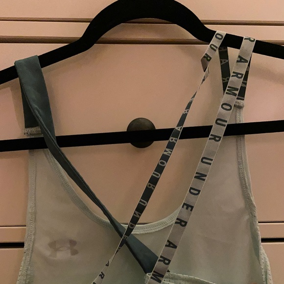 Under Armour Loose-Fitting Workout Tank Top - Picture 2 of 5